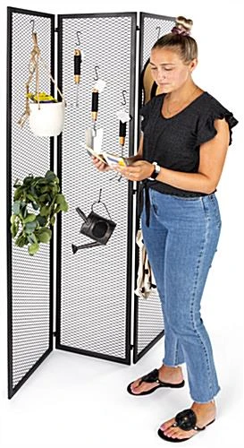 Display Screen W/ Three Panels, 45" W X 72" H, Iron Mesh Retail - Black - Image 3